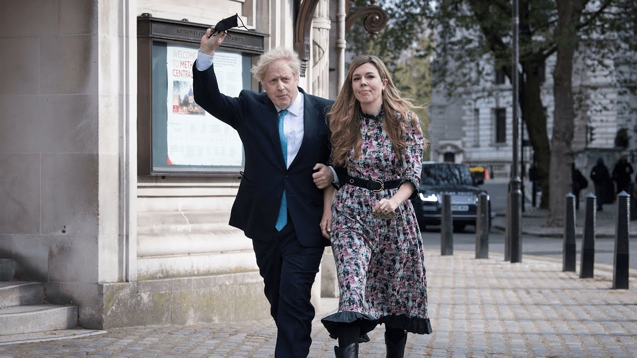 Boris Johnson casts vote alongside fianc&eacute;e Carrie Symonds | Local Elections 2021