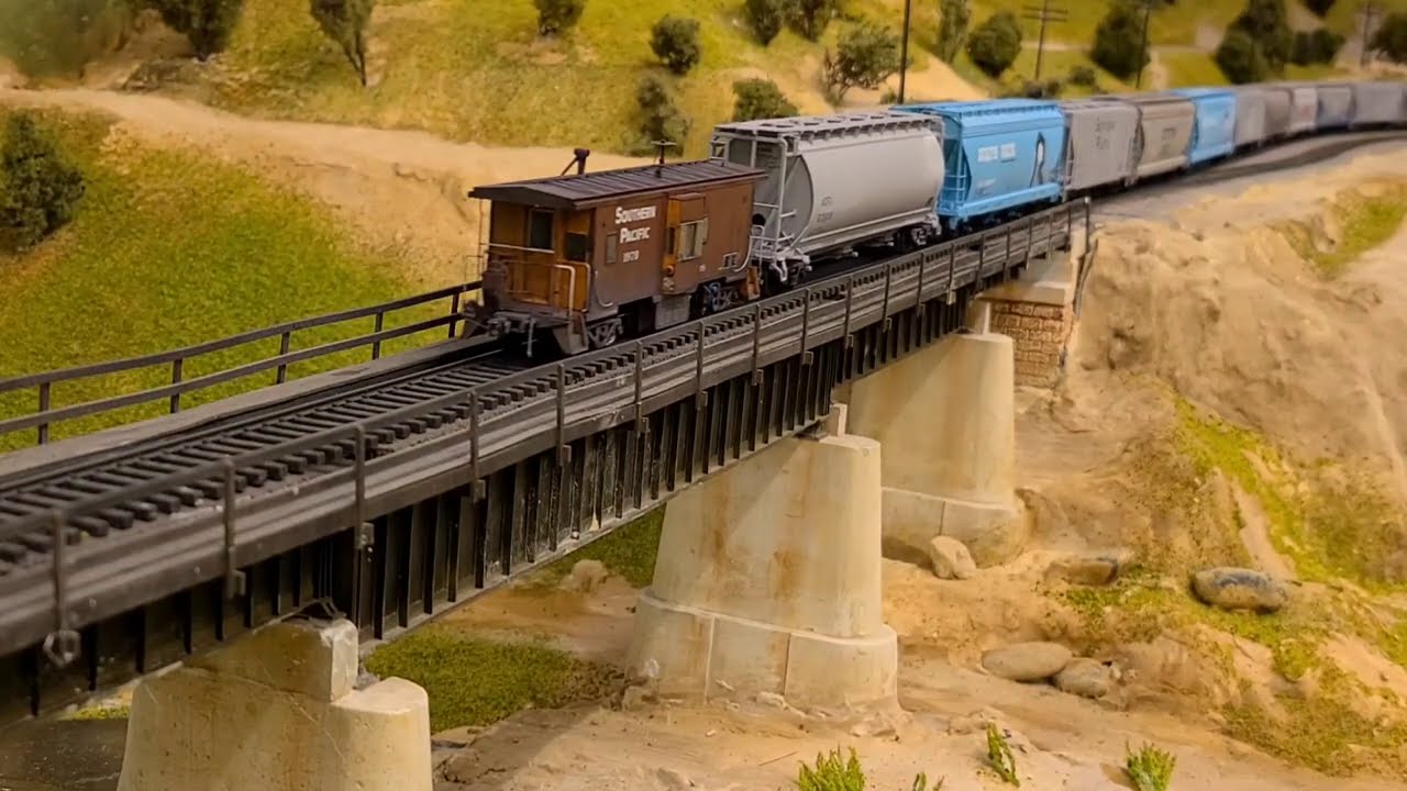 Southern Pacific Unit Potash Trains - La Mesa Model Railroad Club