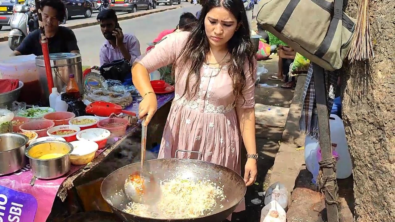 Pinki Didi Ka Famous Chinese Stall | Triple Fried Rice | Dadar | Indian Street Food | @ Rs. 80/-