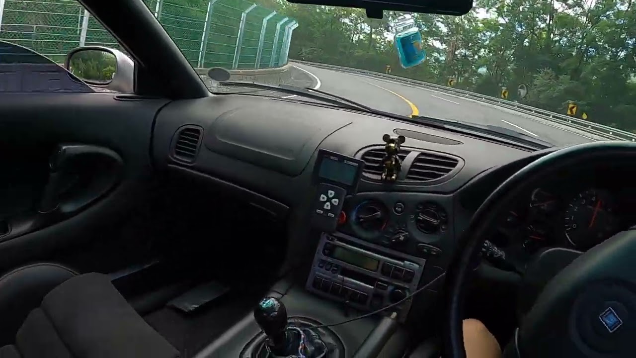 [POV] RX-7 FD3s drive the old pass.