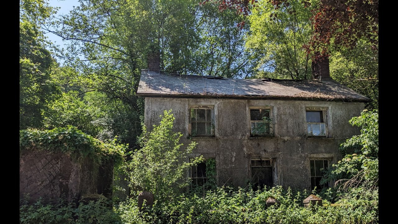 Atmospheric Ruins & Abandoned Buildings in West Wales 6