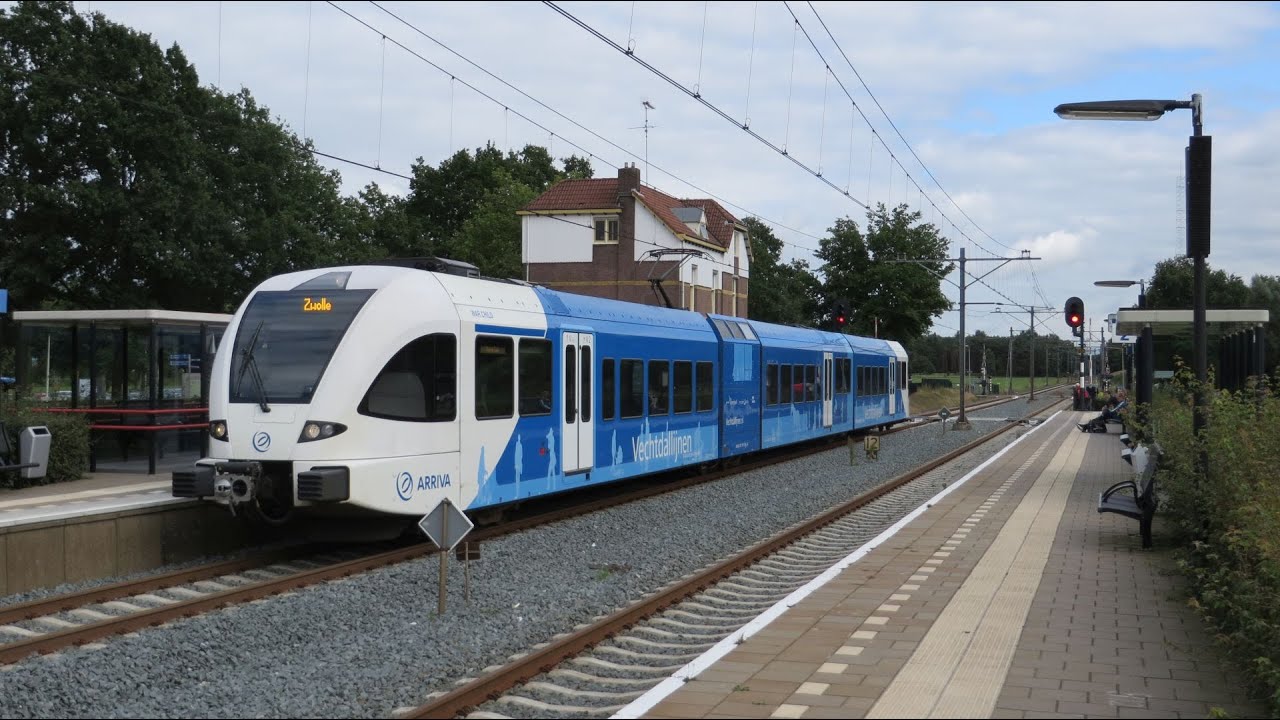 Station Dalfsen - passage Arriva treinen