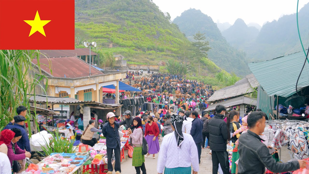 Amazing Vietnam–China Border Market | Exploring Lung Phin Unique