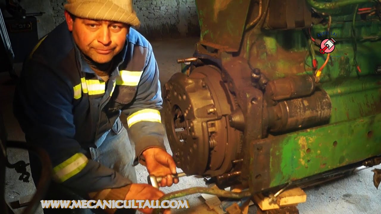 Tractor John Deere 3140 – Demontare ambreaj si volanta defecta | Reparatie si inlocuire (Partea 1)