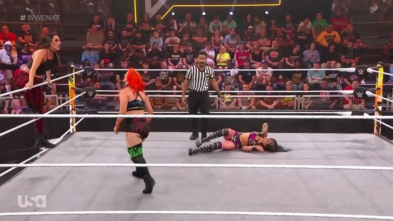 Cora Jade VS Gigi Dolin