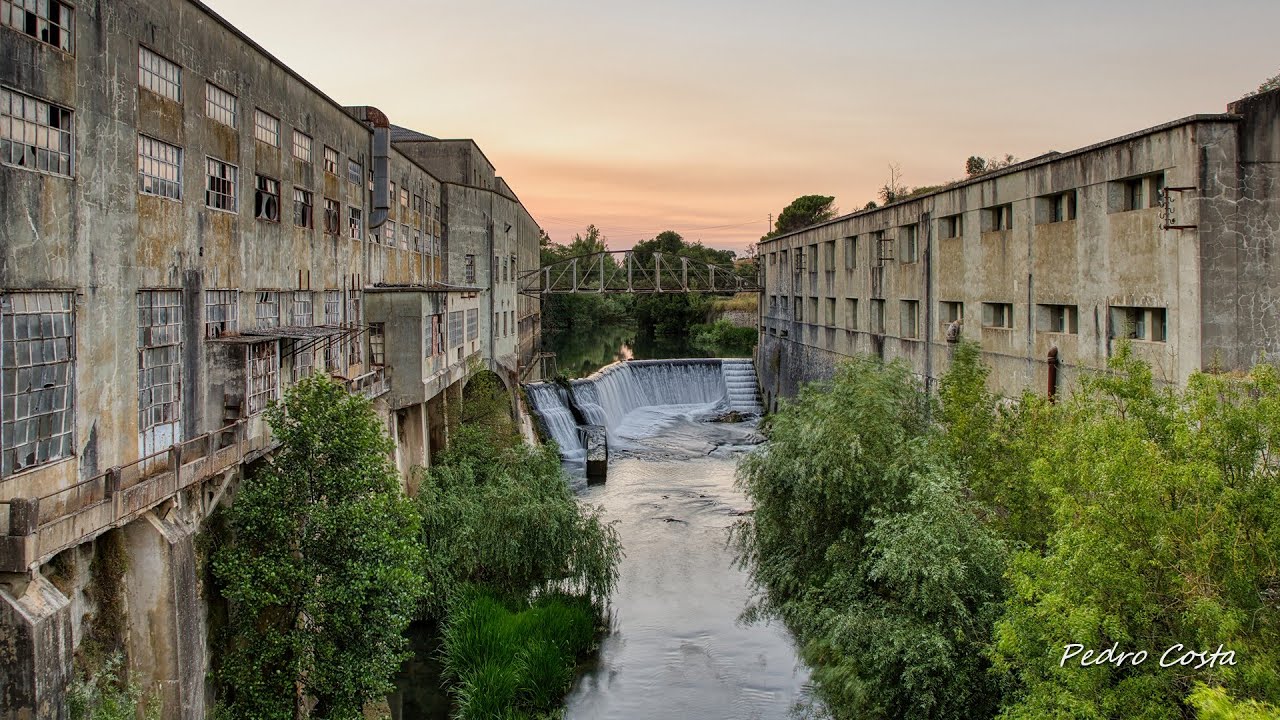 Antiga Fábrica de Papel de Matrena e o Rio Nabão