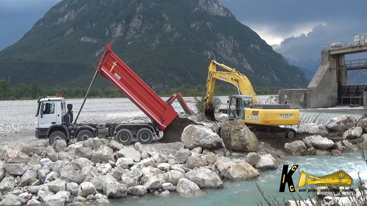 New Holland E385 Excavator Reef Construction (pt.2)