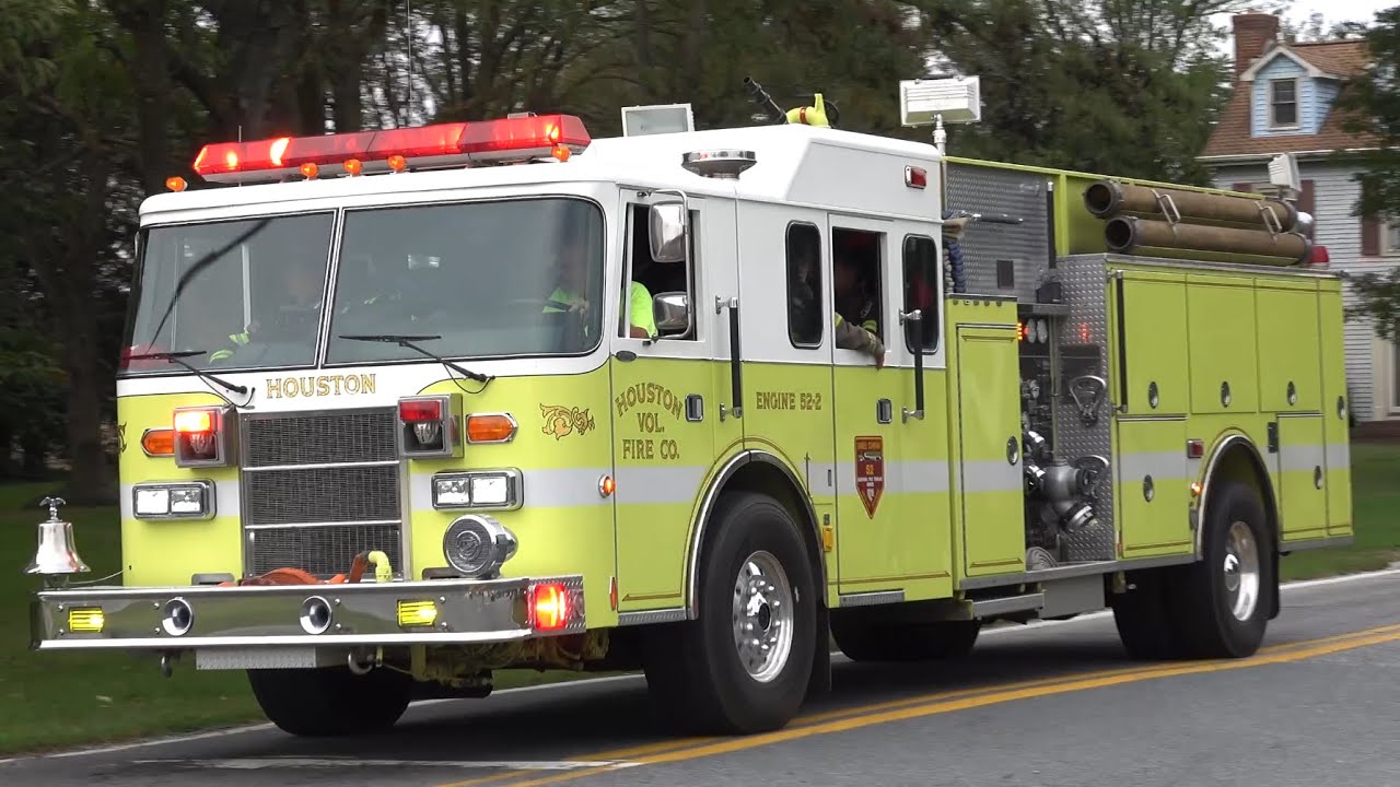*SCREAMING DETROIT DIESEL**￼ Houston Volunteer Fire Company Engine 522 Responding