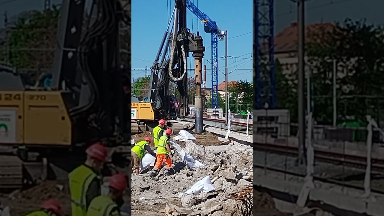 HEAVY MACHINE in action - the drill - Sm&iacute;chov train station renovation PRAGUE