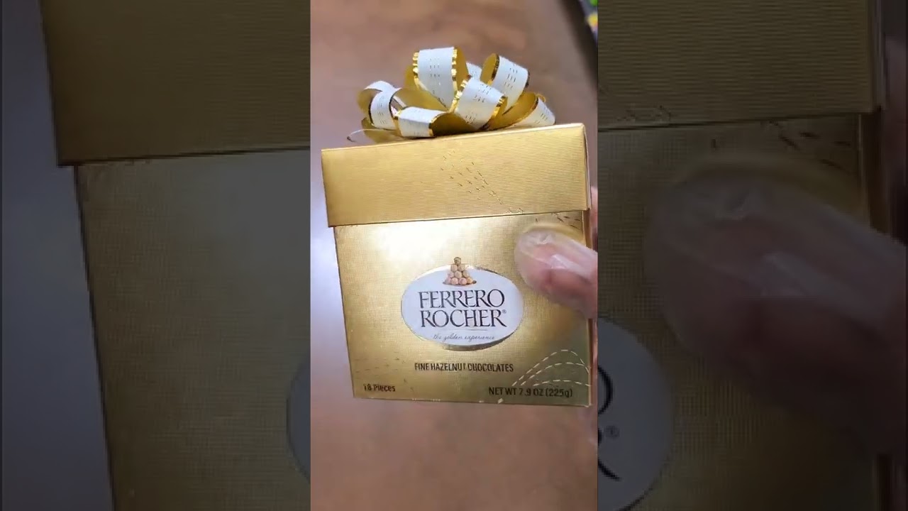 Ferrero Rocher Chocolate #ferrero #yummy #chocolate #chocolatelover #love #gift #giftbox #shorts