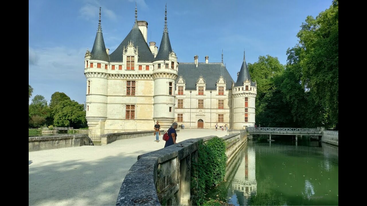 AZAY LE  RIDEAU