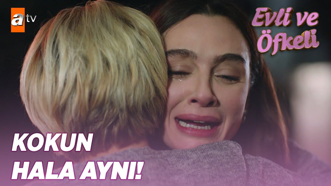 Esra annesini ilk kez görüyor! - Evli ve Öfkeli Sahneler
