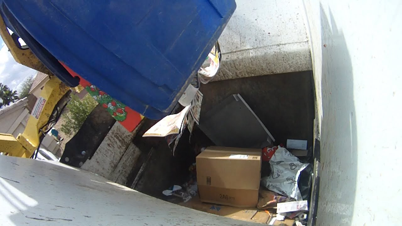 Finishing a Curbside Recycling Route with a Scorpion ASL [Hopper Video]