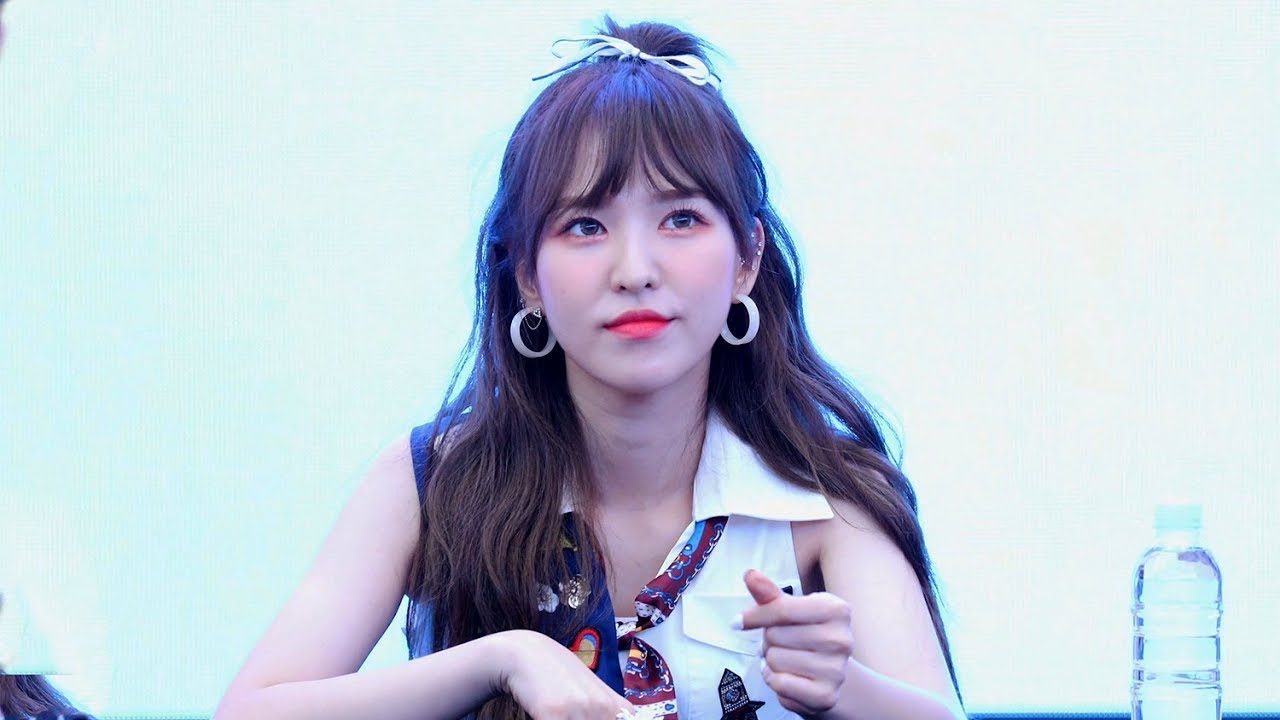 180818 틈틈히 안무 연습하는 레드벨벳 웬디 (Red Velvet) Wendy 팬서비스 [스타필드고양팬사인회] 4K 직캠 by 비몽
