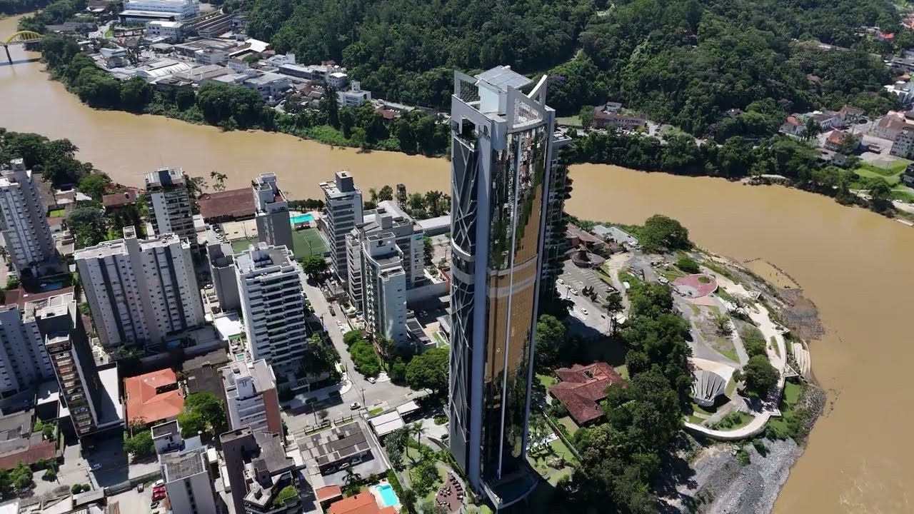 PRÉDIO de METAL em BLUMENAU
