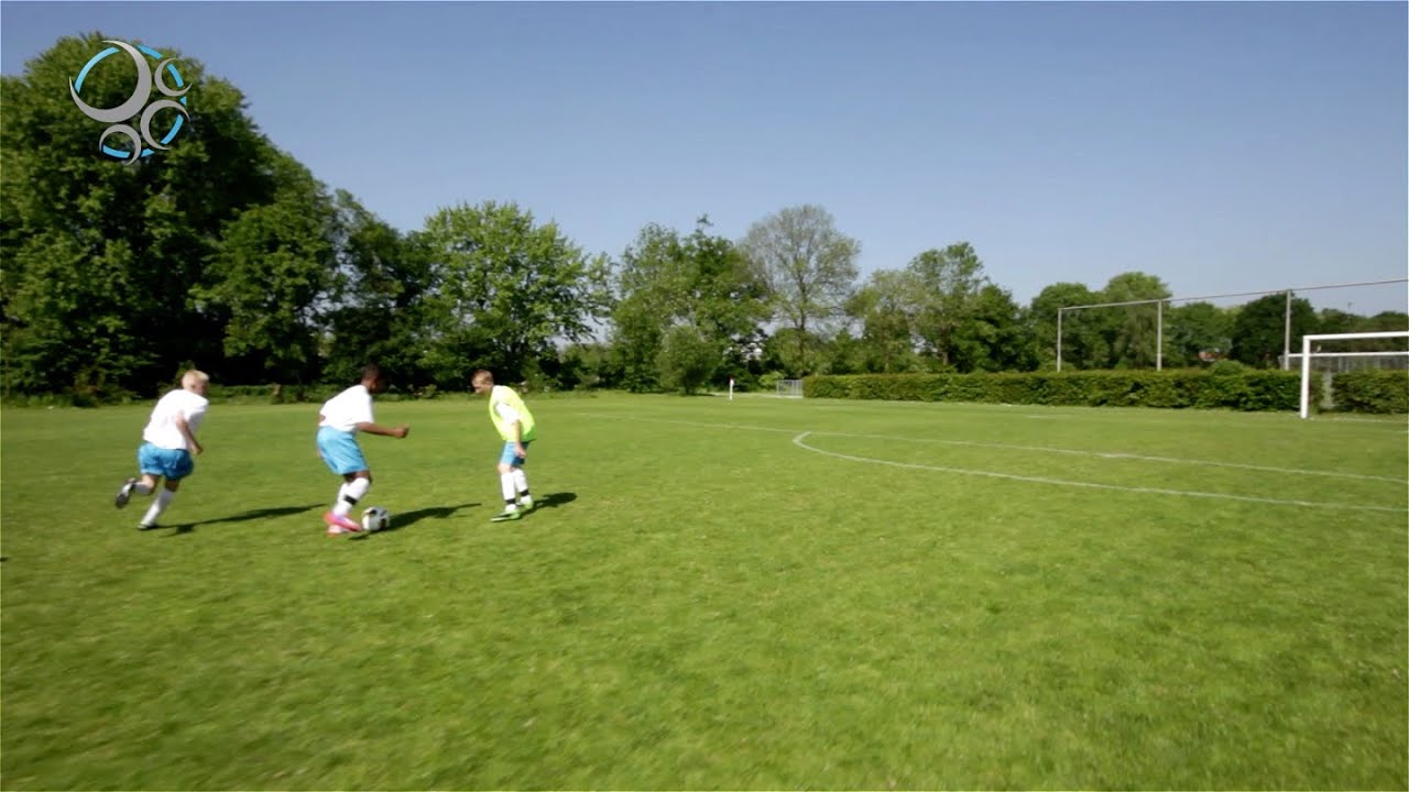 Leren uitspelen van 2 tegen 1 als Andres Iniesta | Voetbalomgeving