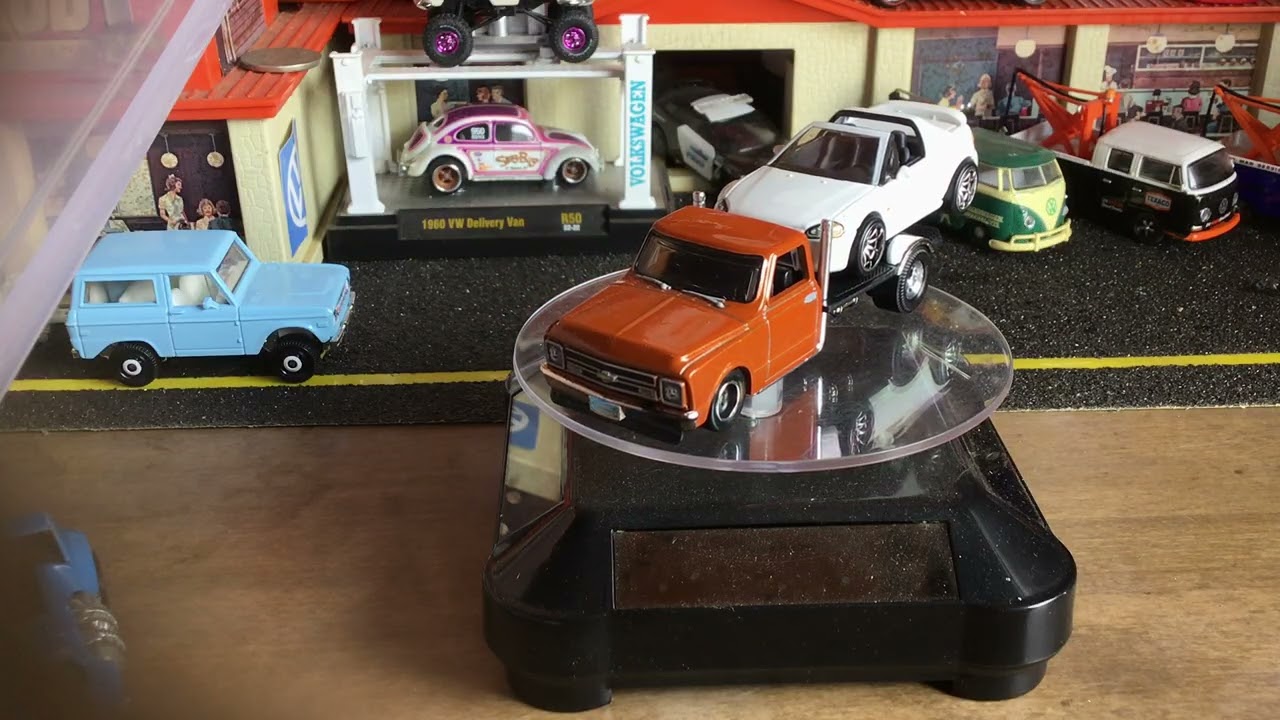 Crack n Yack Sunday opening some Premium Hot Wheels 