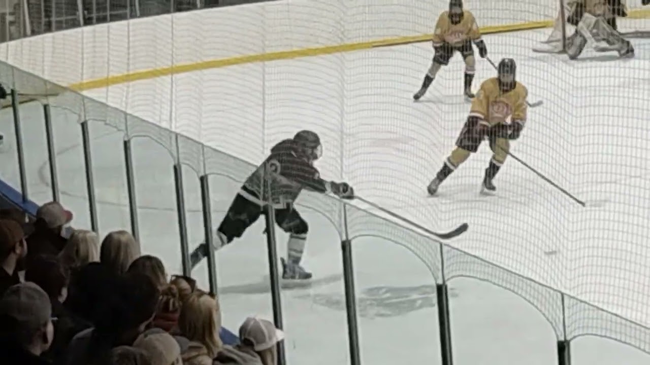 Ponoka Stampeders vs Wetaskiwin ice Kings 2nd period semifinals 