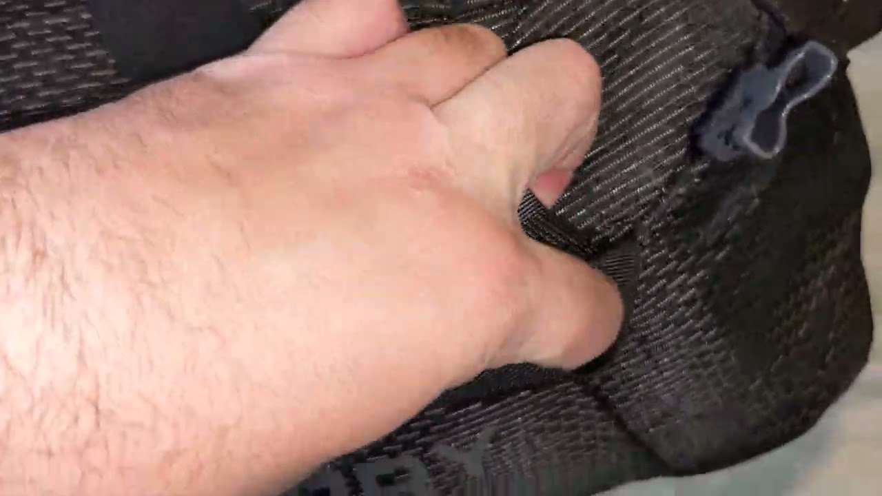 Quick overview – Gregory Supply 40 Obsidian Black duffel bag