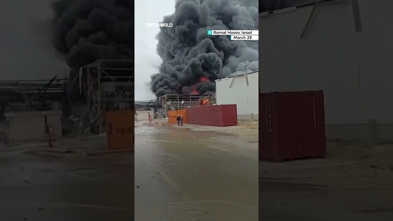 Ракета вызвала пожар на промышленном объекте на юге Израиля.