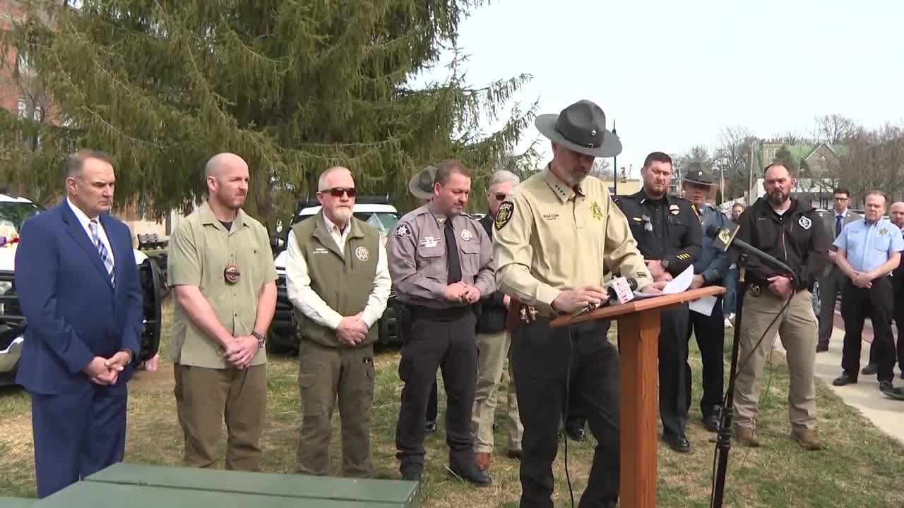 Two deputies & suspect killed after south Missouri manhunt