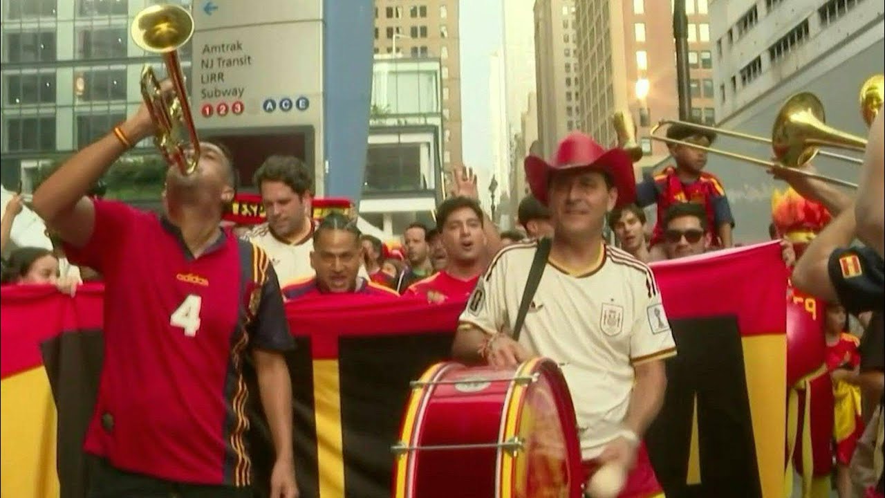 Spain fans gather in New York ahead of World Cup final | AFP
