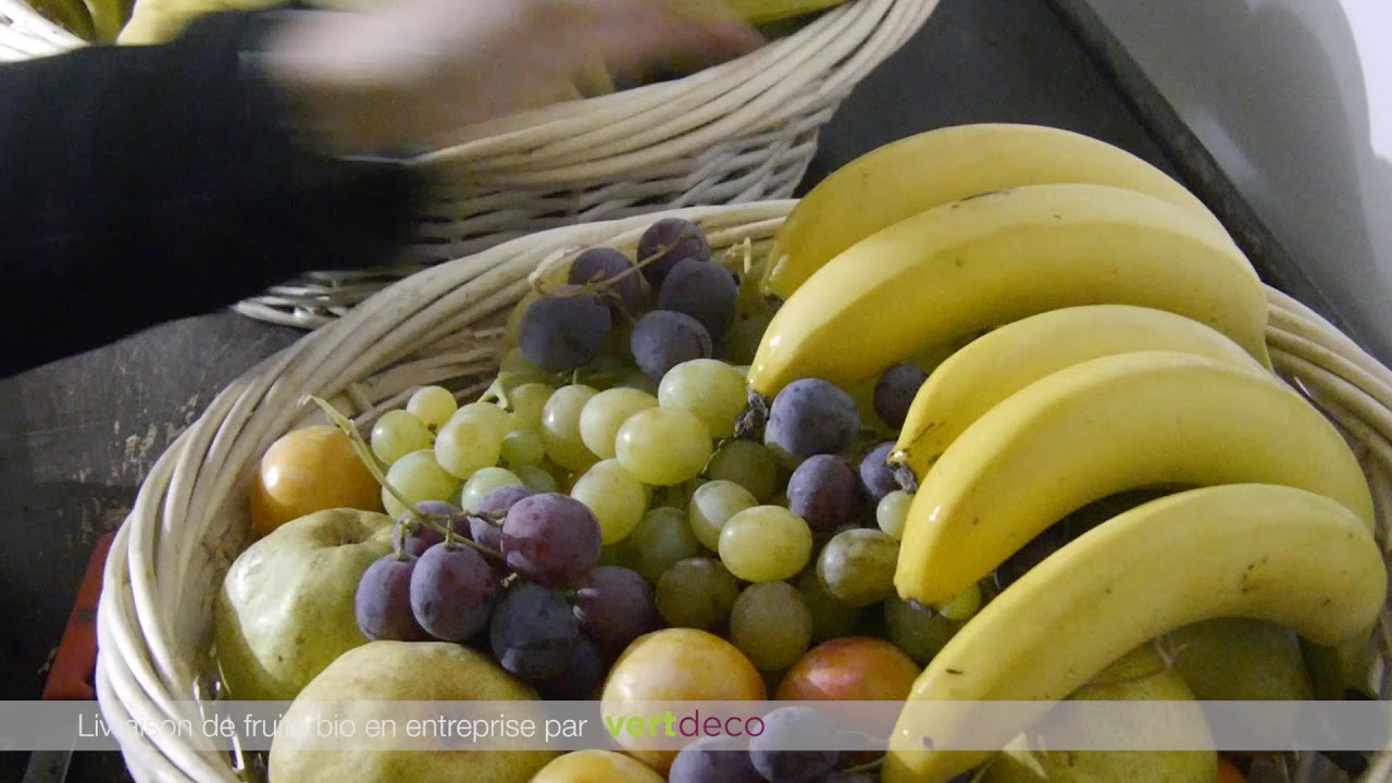 Livraison de fruit bio en entreprise - préparation des corbeilles