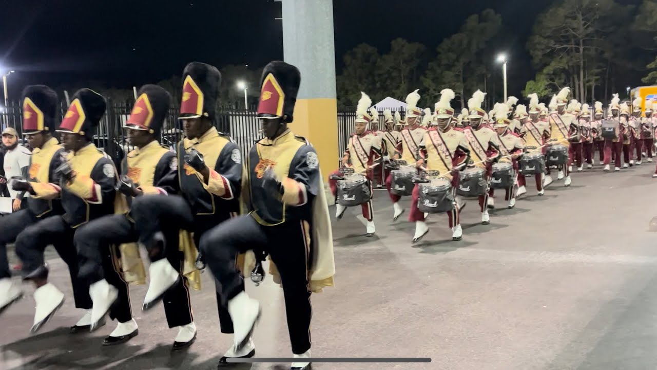 Bethune Cookman half time tunnel