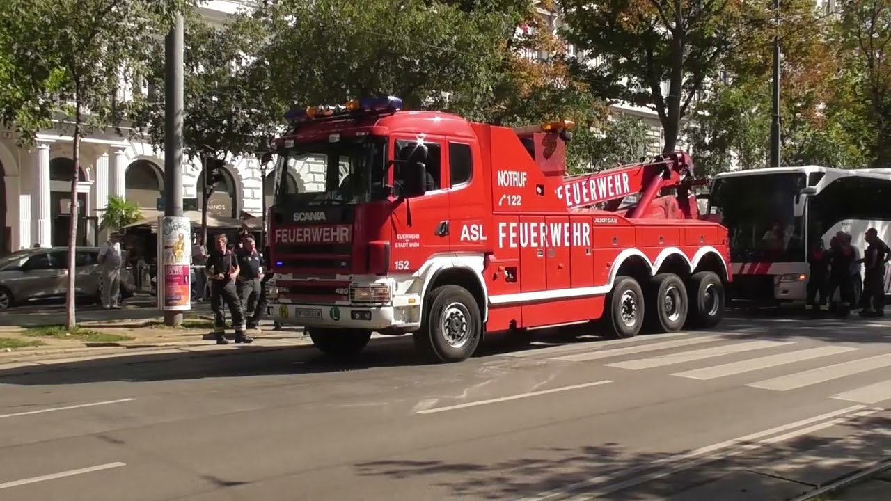 Feuerwehreinsatz durch defekten Reisebus in Wien