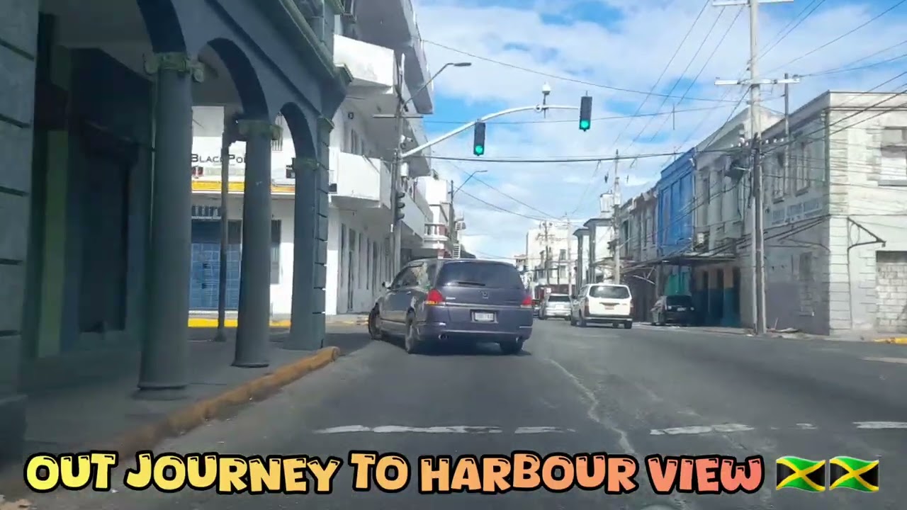 Поездка из центра города по маршруту Tree Miles до Harbour View.