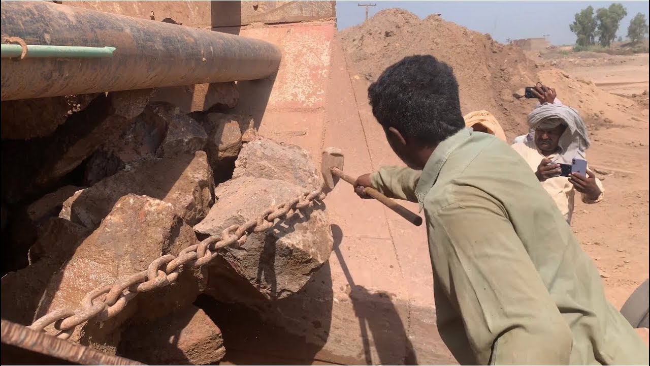 "Big Rock Crusher Machine: A Giant in Action"Big Rock Crushing: A Powerful Process"