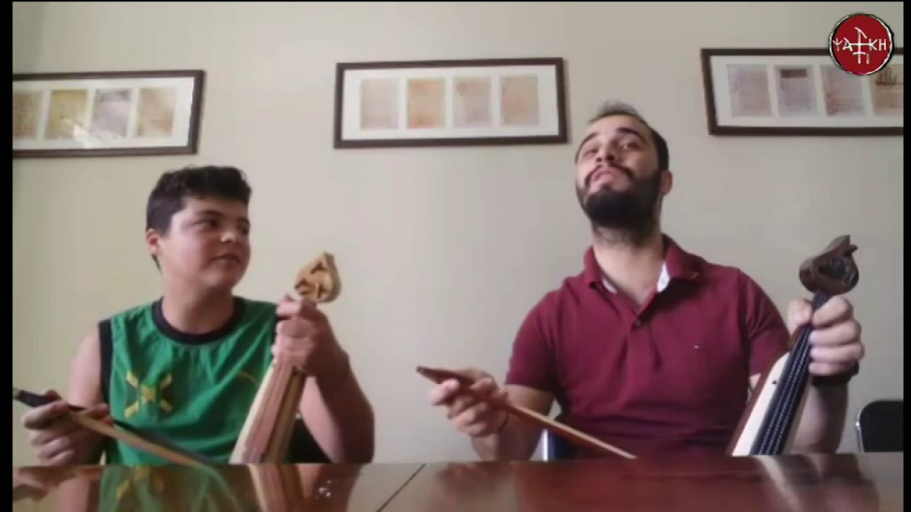 Μάθημα ποντιακής λύρας στο 