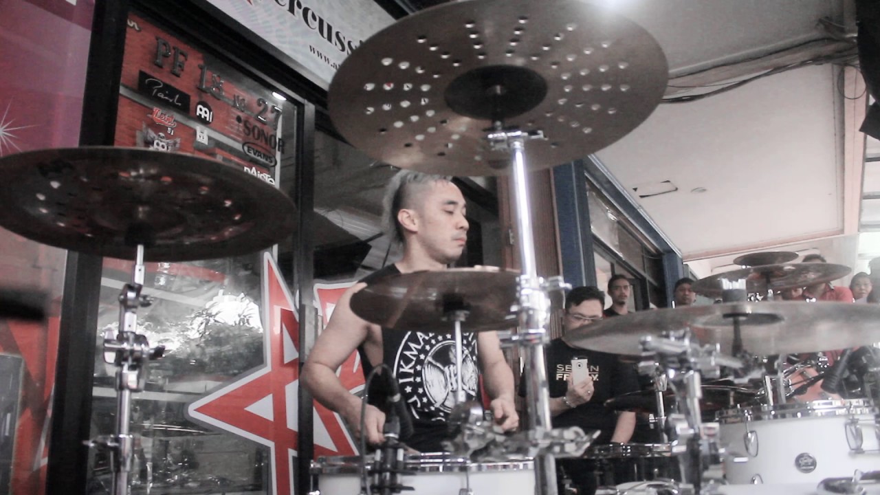 Ikmal tobing - Alone by marshmello (cover)