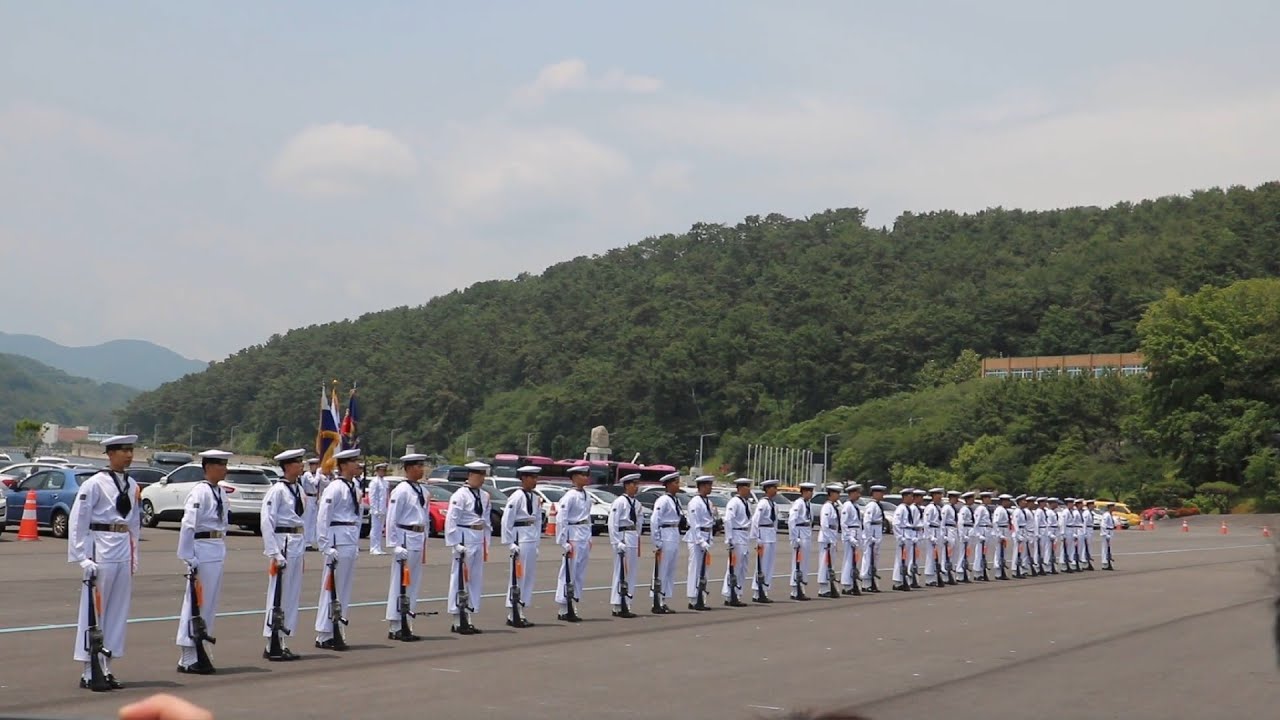 [영상] 해군 의장대 파도타기 / 진해 해군사관학교 (2019)