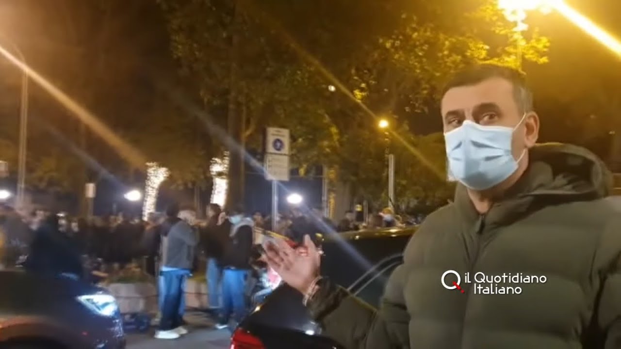 Assembramento per la movida anche senza panchine, blitz di Decaro