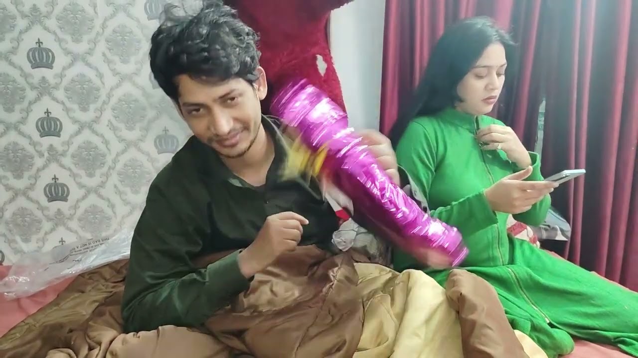 Tarun Ko Mera Gift Pasand Nahi Aya