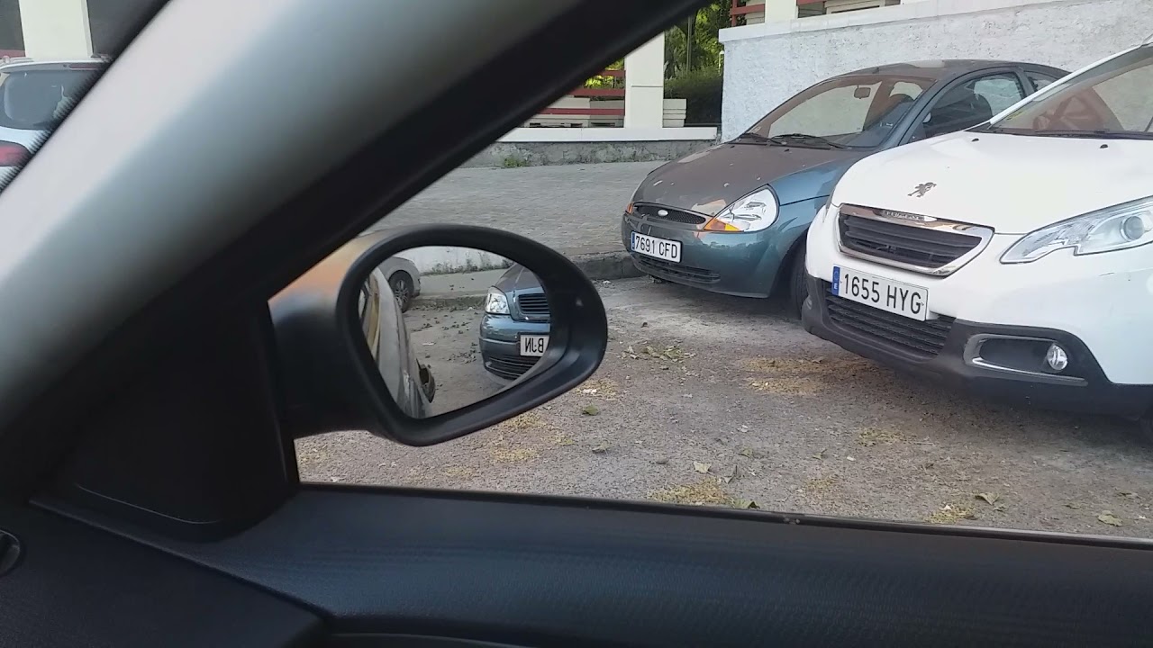 Aparcamiento en batería, lado derecho