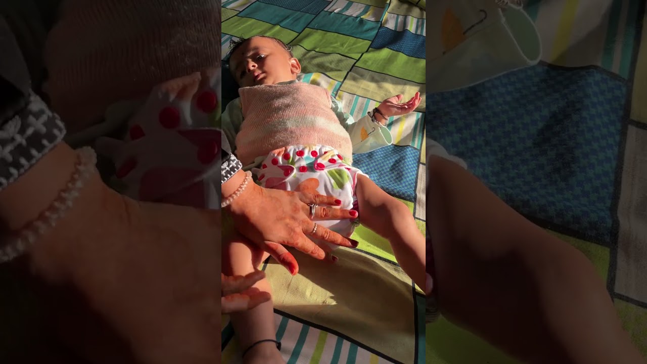 Struggling with Cloth Diapering? SuperBottoms MomsConnect Team is Here to Help! 📞👶