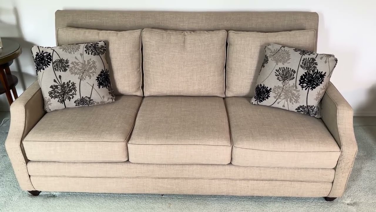 3-5-26 Аукцион имущества: осмотр дивана