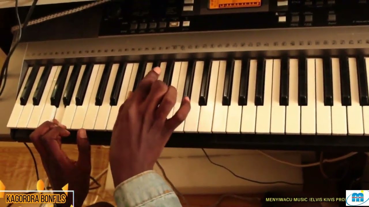 Imurenge piano lesson by Bonfils Kagorora: Passing chords leading to 3 or 5