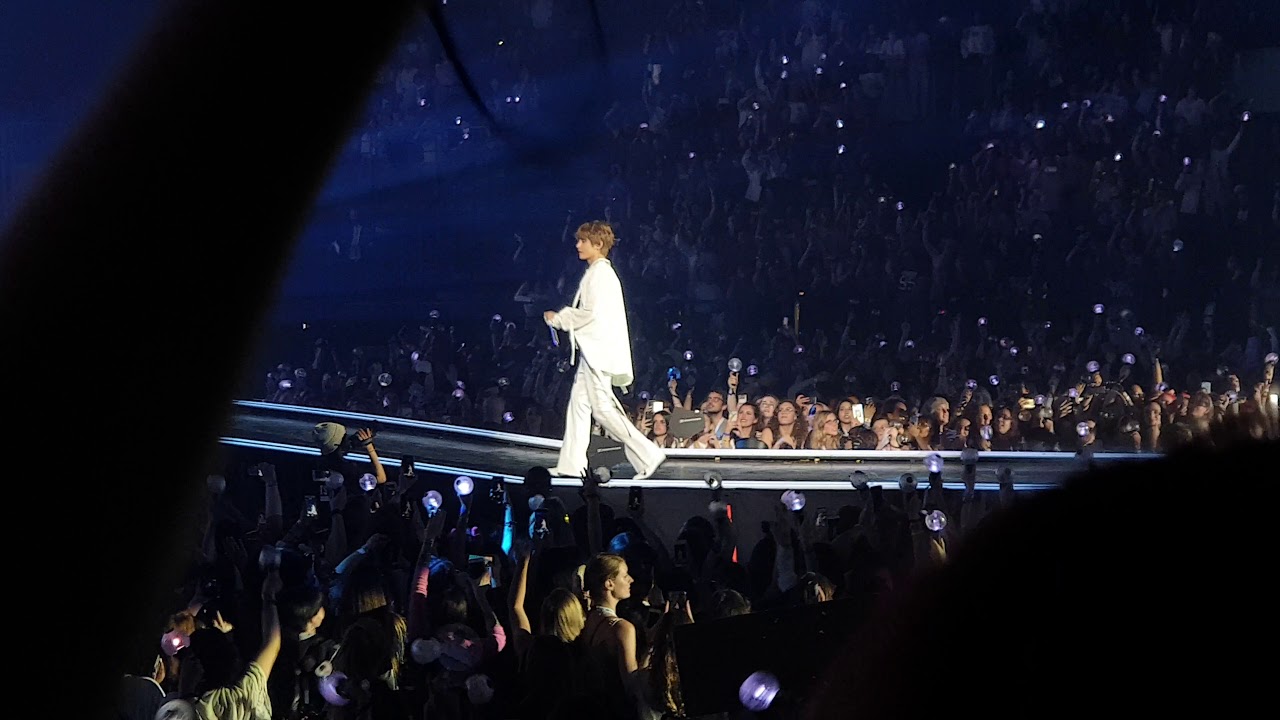 20181019 BTS Tour Paris RUN V 태형 Taehyung focus