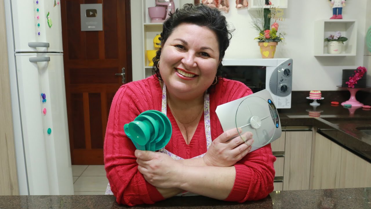 APRENDA A RECEITA DO PÃO DE LÓ DA DEIA EM GRAMAS!