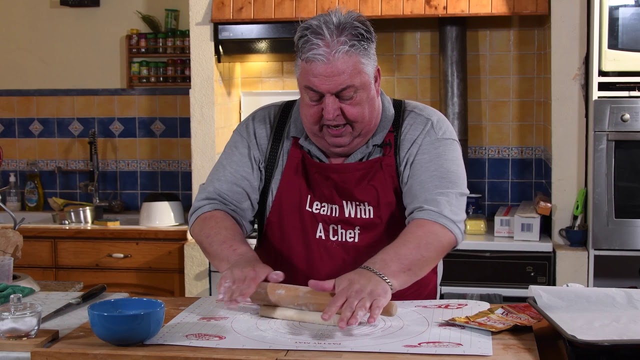 Réaliser une pâte feuilletée.