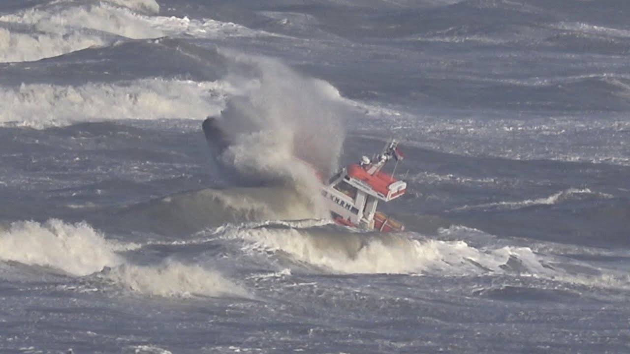 KNRM Zandvoort reddingboot na storm Eunice