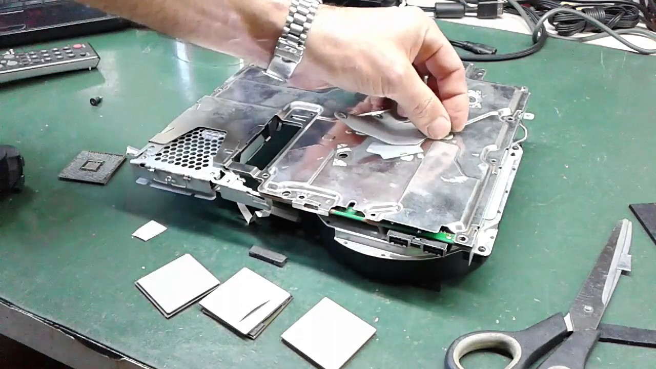 Ps3 aquecendo, cooler disparando, como resolver com borracha escolar. How to fix a PS3 over heat.