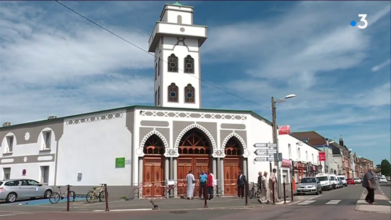 Mosquée percutée par une voiture à Mons-en-Baroeul : 