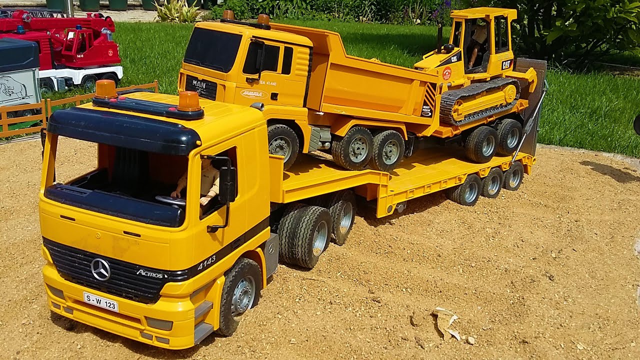 BRUDER RC truck sand work!