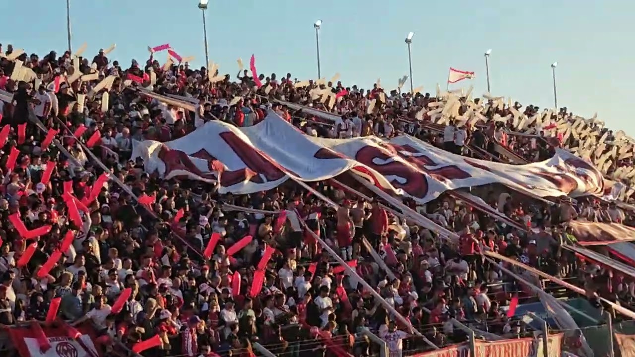 Hinchada de Huracán en San Nicolás. Recibimiento al equipo