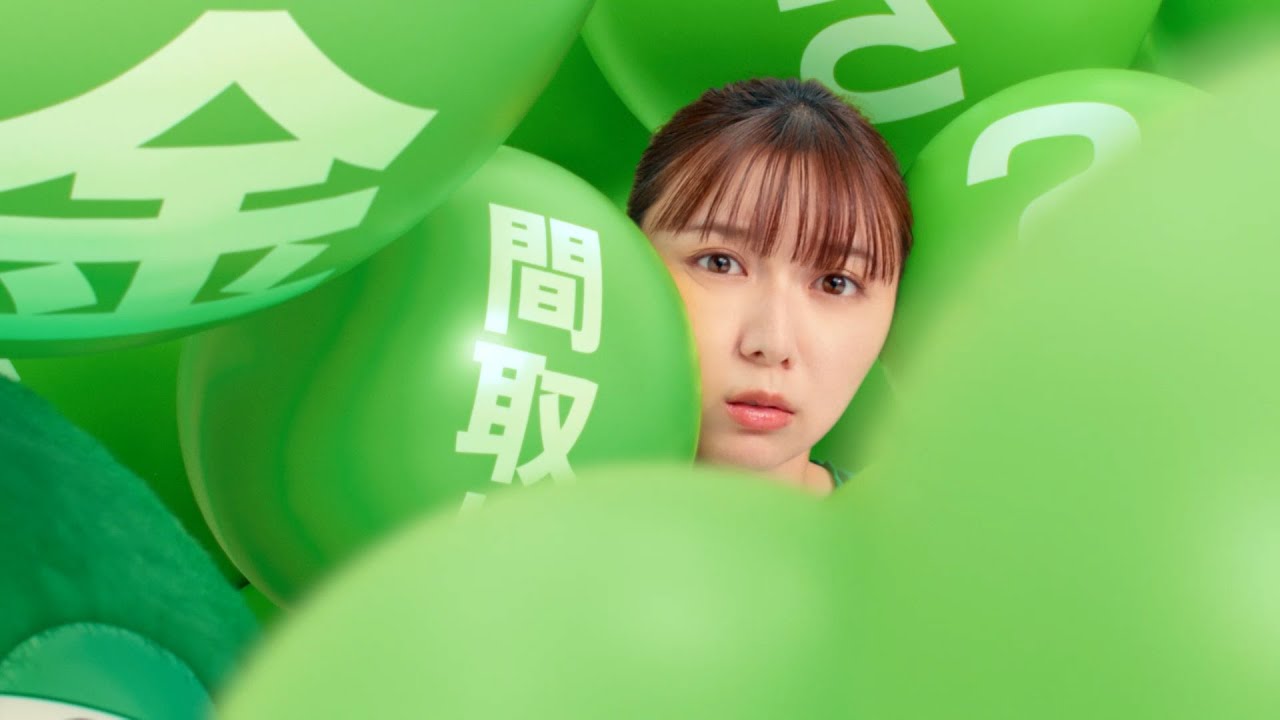 上白石萌歌、“住まい探しの迷い”に埋もれる姿も可愛い！？理想の住まいも明かす「いつか猫ちゃんと…」　不動産・住宅情報サイト『SUUMO』新TVCM「上白石さんのまとめて探せてラクチン」篇