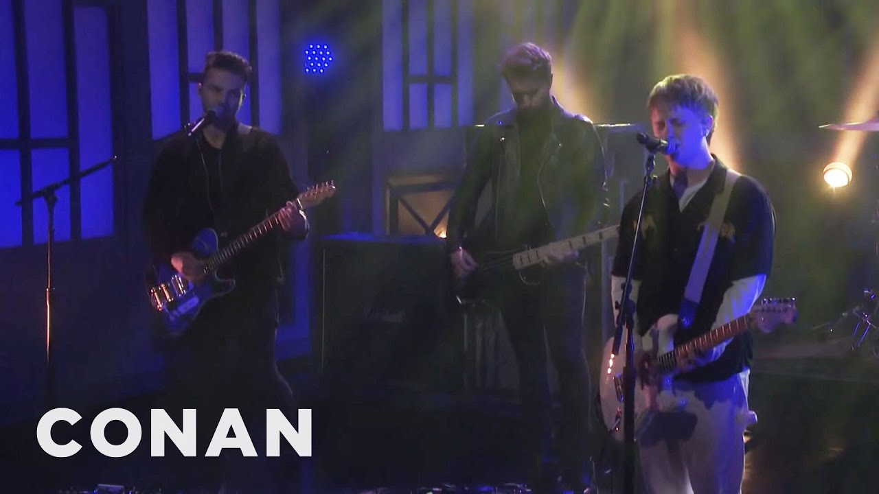 Nothing But Thieves 